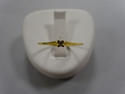 Petite bague en or jaune (750) sertie d'un...