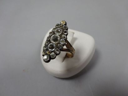 Bague de forme arquise en or jaune (750)...