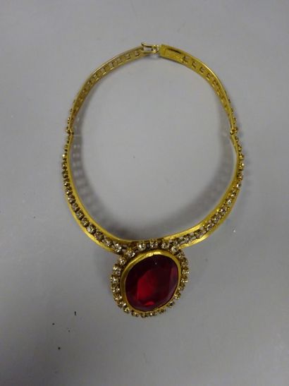 Roger Scémama pour Yves SAINT LAURENT
Collier...