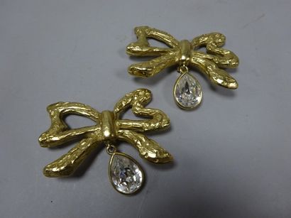 Yves Saint LAURENT
Paire de clips d'oreilles...