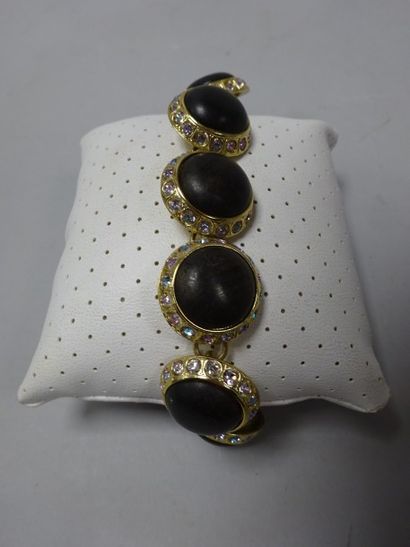 Yves Saint LAURENT
Bracelet à sept maillons...