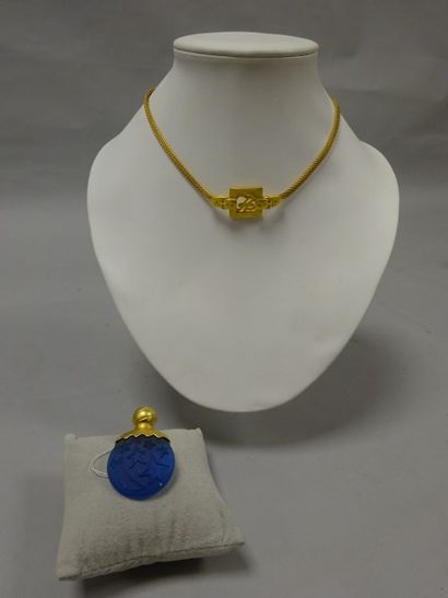 LAGERFELD
Ensemble de deux bijoux fantaisie...