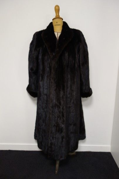 Yves SAINT LAURENT Fourrures et REBECCA
Manteau...