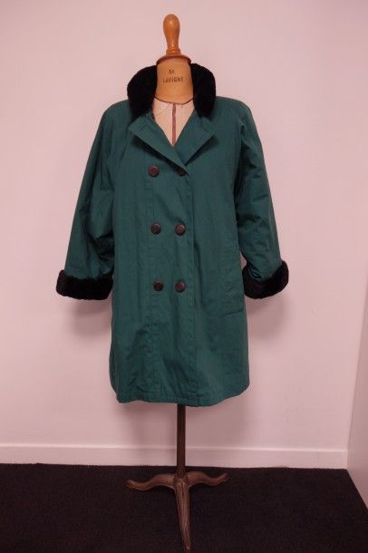 Yves SAINT LAURENT fourrures
Manteau en coton...
