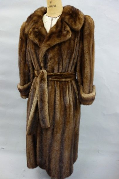 Christain DIOR Paris
Manteau croisé de dame...