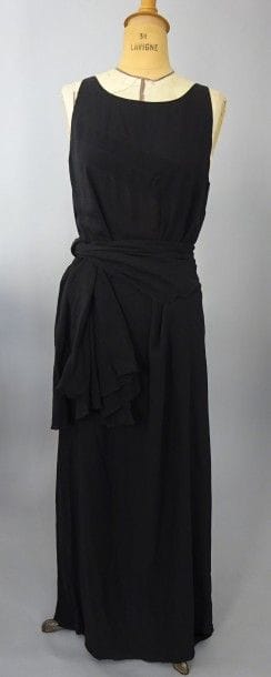 CHANEL boutique
Robe longue.

En crêpe de...