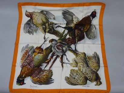 HERMES Paris
Carré en twill de soie imprimé...