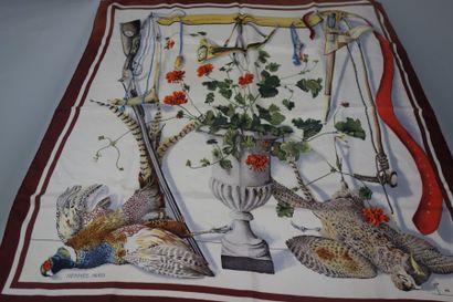 HERMES Paris
Carré en twill de soie imprimé...