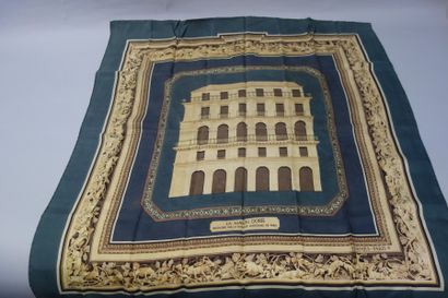 HERMES Paris
Carré en twill de soie imprimé,...