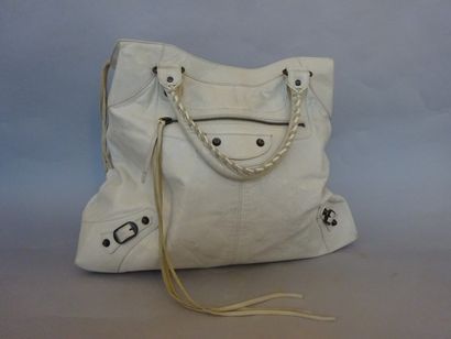 BALENCIAGA
Sac cabas 43 cm en cuir vieilli...