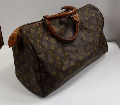 LOUIS VUITTON
Sac modèle SPEEDY en toile...