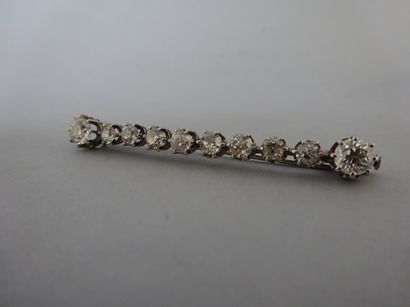 Broche barrette en platine (950) ornée de...