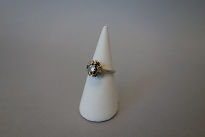Bague en or jaune (750) ornée d'un diamant...