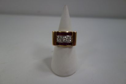 Bague de style tank à pont en or jaune (750)...