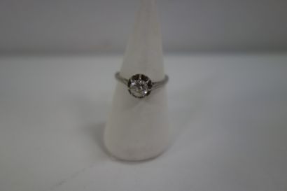 Bague en platine (950) ornée d'un diamant...