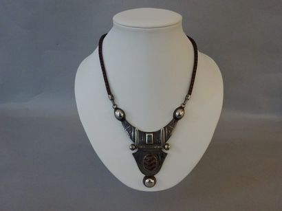 HERMES Paris
Collier de type pectoral, modèle...