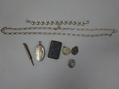 Lot d'argent (925) :

- étui à allumettes,...
