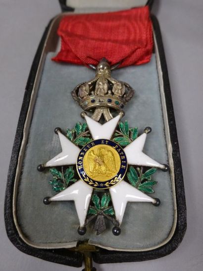 ORDRE DE LA LEGION D'HONNEUR :

Etoile de...