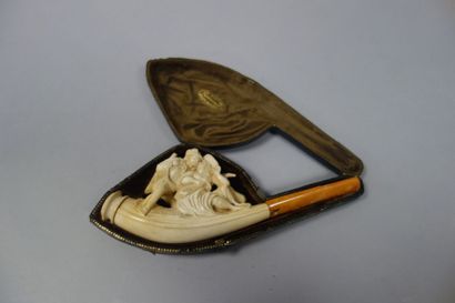 Pipe en écume de mer sculpté à décor d'un...