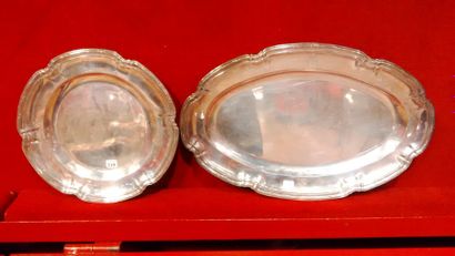 Deux plats en argent (925), l'un ovale l'autre...