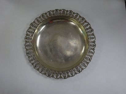 Plat circulaire en argent (800), 

L'aile...