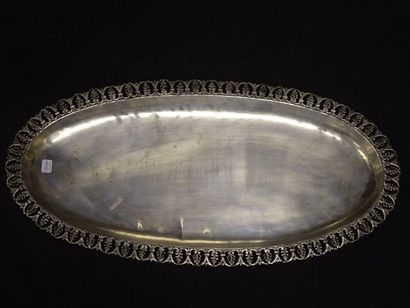 Grand plat ovale en argent (800), 

L'aile...