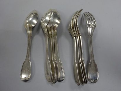 Cinq grands couverts recomposés en argent...