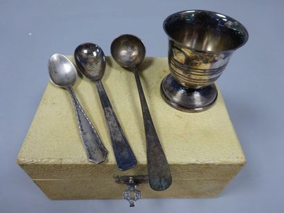 Lot d'objets en argent (925) comprenant:...