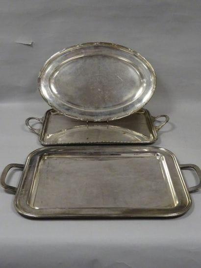 Ensemble de trois pièces en métal argenté...