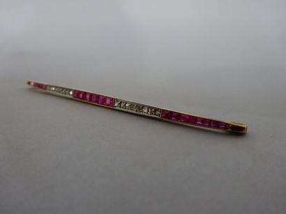 Broche-barrette en ors jaune et gris (750)...