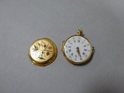 Lot or jaune (750) comprenant: 
- Montre...