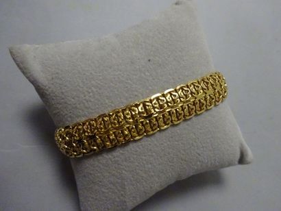 Bracelet souple à mailles tressées en or...
