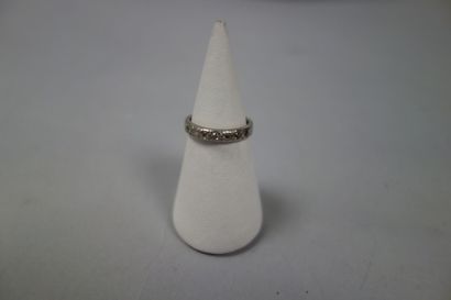 Demi alliance américaine en or gris (750)...