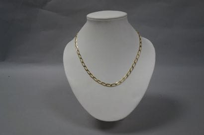 Collier en or jaune (750) à maillons gourmette...