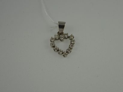 Pendentif coeur en or gris (750) ornée de...