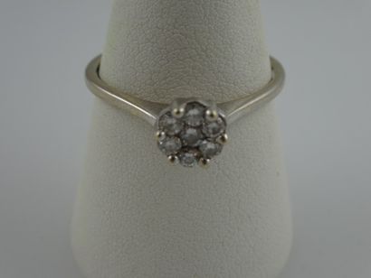 Bague monture en or gris (750) ornée de sept...