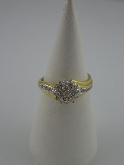 Bague monture en or jaune (750) ornée de...