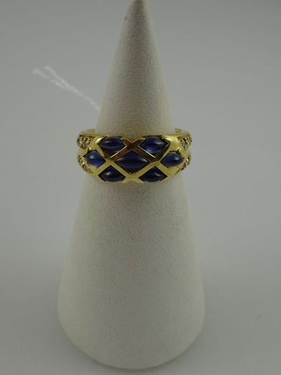 Bague monture en or jaune (750) ornée d'un...