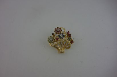 Broche en or jaune (750) en forme de panier...