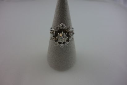 Bague en or gris (750) ornée d'un diamant...