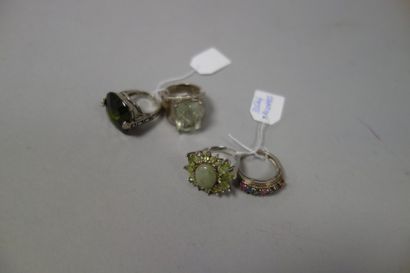 Lot de 4 bagues en argent (925) ornées de...