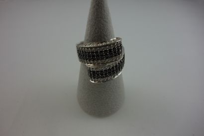 Bague en argent (925) à motifs entrecroisées...