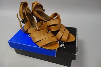 Yves Saint LAURENT
Paire de spartiates à...