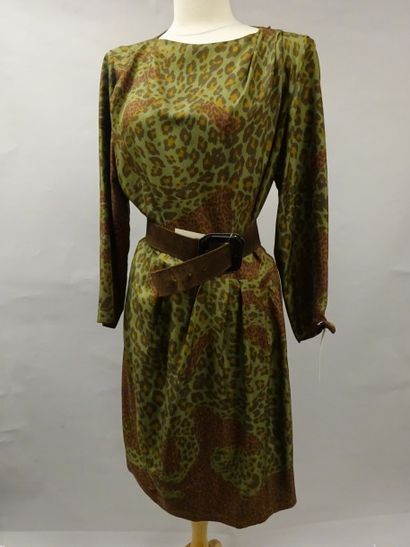 Yves Saint LAURENT
Robe en soie imprimée...