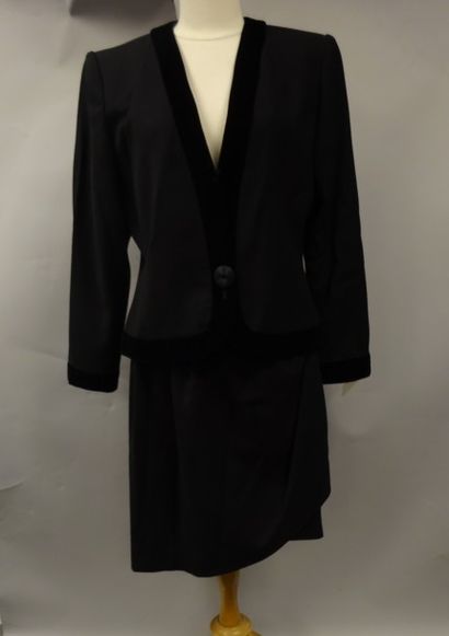 Yves SAINT LAURENT Variation
Tailleur de...