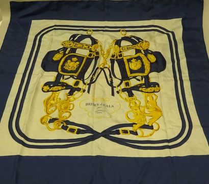 HERMES Paris
Carré en twill de soie.

Modèle...