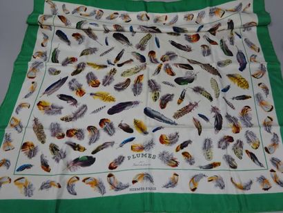 HERMES Paris
Carré en twill de soie.

Modèle...
