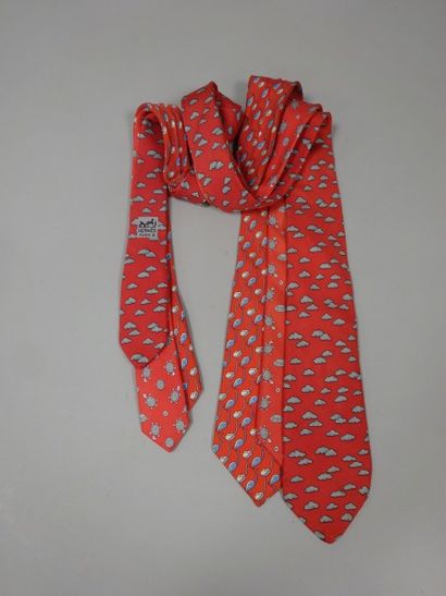 HERMES Paris
Lot de trois cravates en twill...