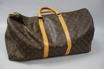 LOUIS VUITTON
Sac modèle Keepall en toile...