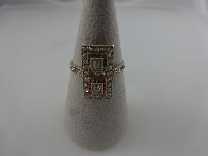Petite bague, monture en or jaune (750) et...